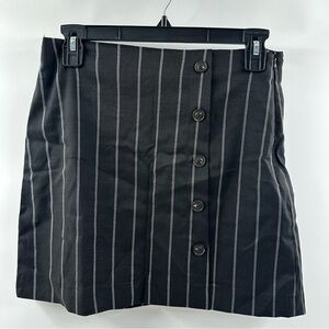 Forever 21 Black & White Striped Mini Skirt –Size Medium